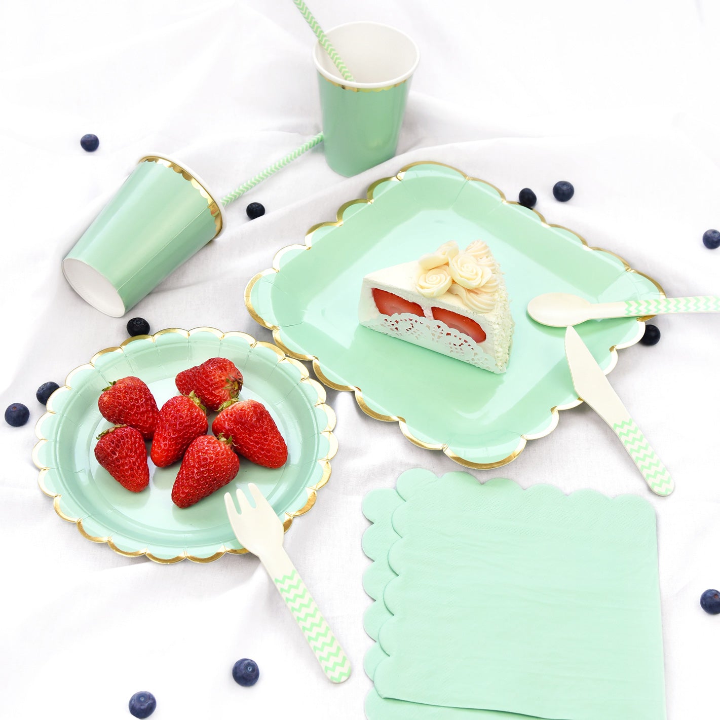 Mint and gold paper plates deals