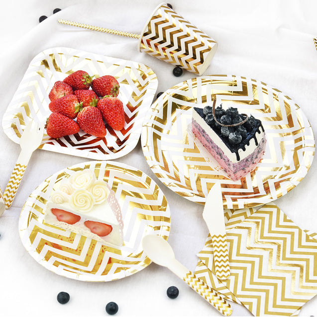 7'' White with Gold Chevron Pattern Square Party Paper Plates — STRAWTOPIA