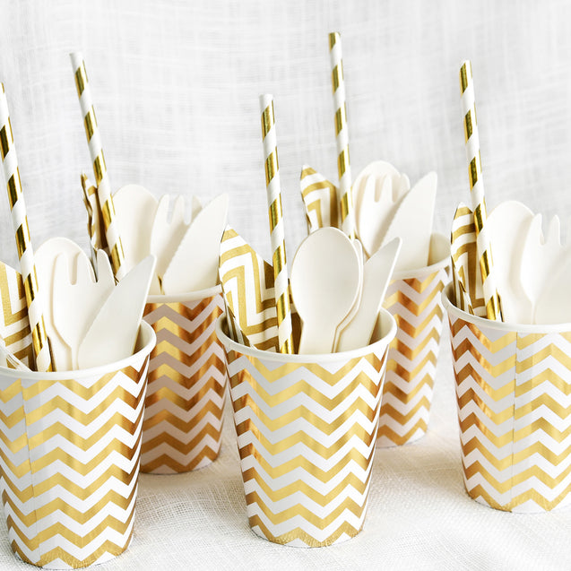 White with Gold Metallic Chevron Pattern Fancy Party Paper Cups — STRAWTOPIA